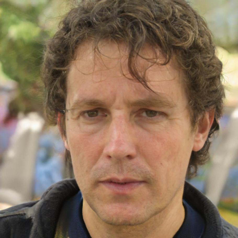 Portrait de Bastien Lemarchand, expert en analyse financière